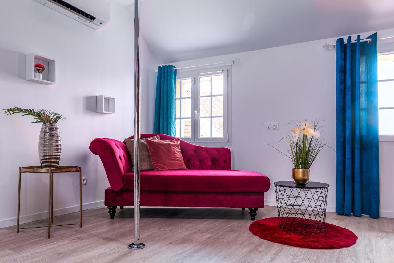 Suite L'Echappee: Romantic Spa Retreat with Private Sauna Pezarches Exterior photo