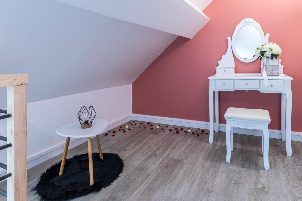 Suite L'Echappee: Romantic Spa Retreat with Private Sauna Pezarches Exterior photo